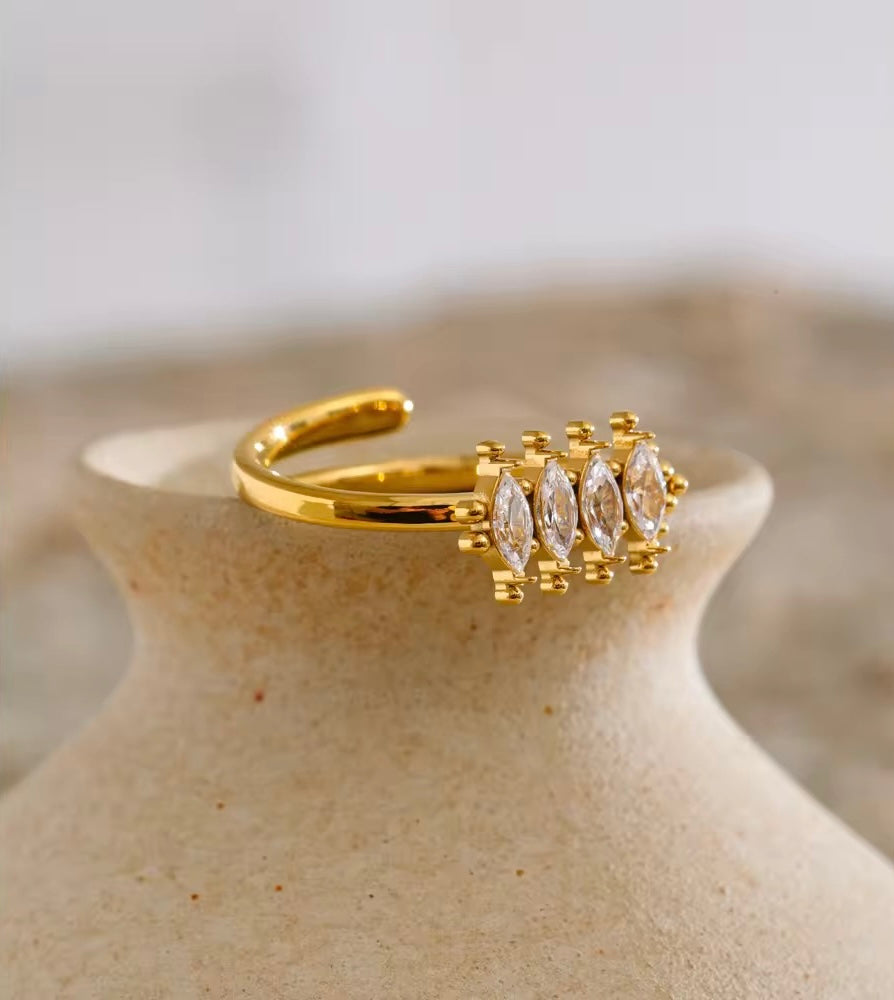 The Stella Ring
